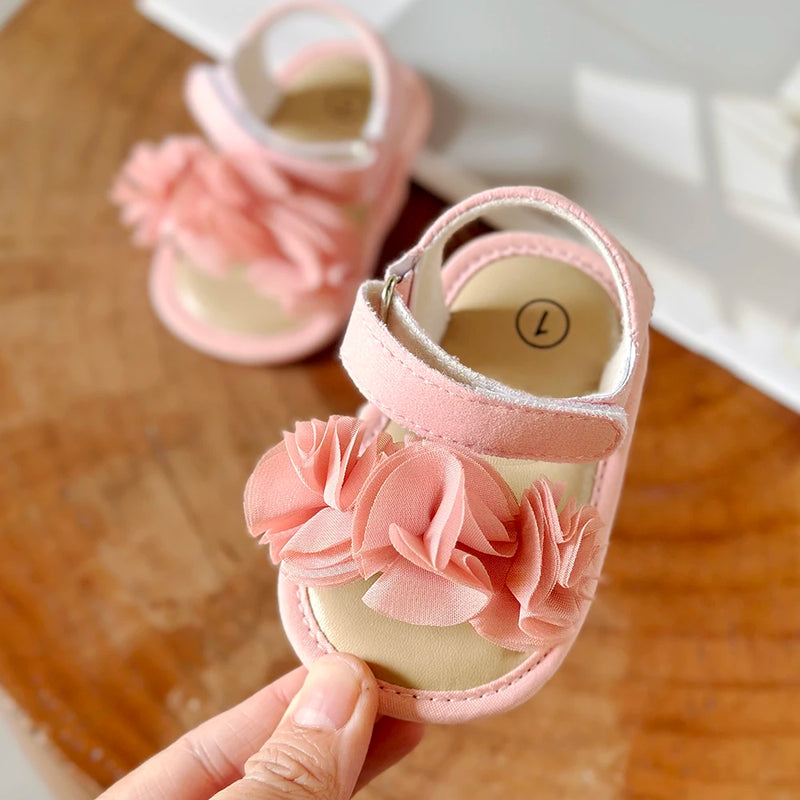 Sandálias macias para bebês meninos e meninas, vestido de noiva infantil, sandália de praia plana, sapatos recém-nascidos, First Walkers, verão